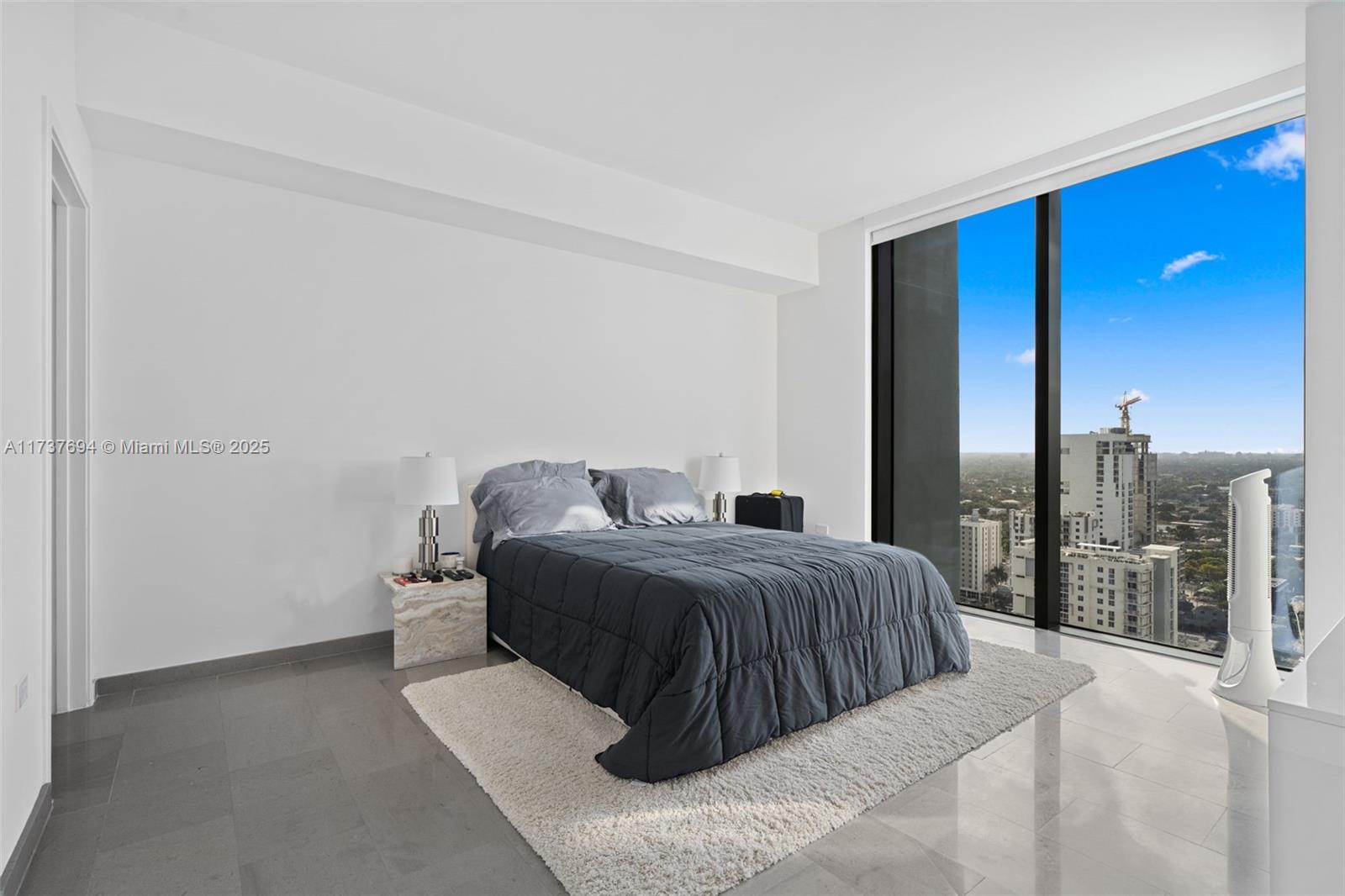 RISE CONDO - Residential