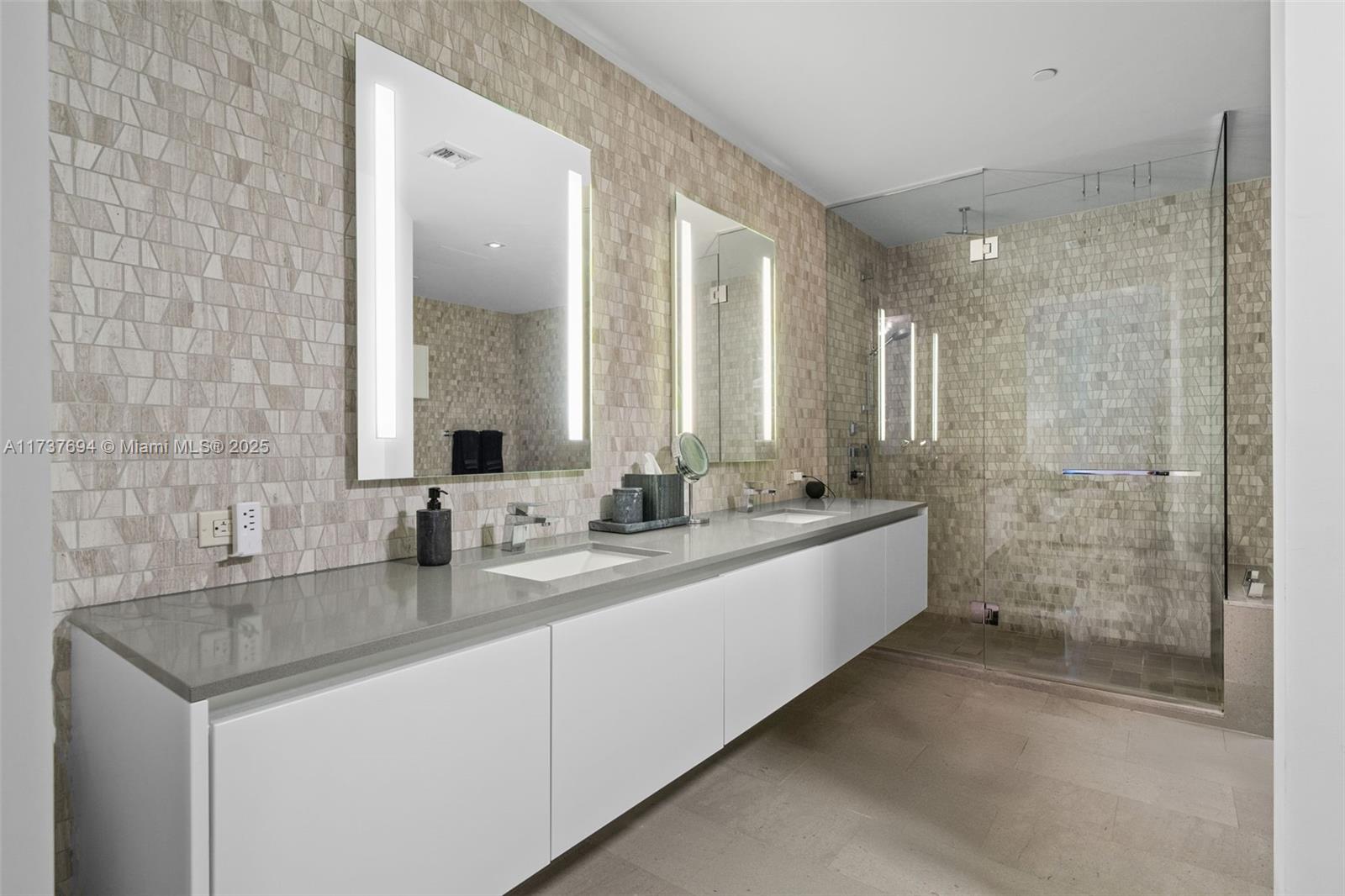 RISE CONDO - Residential