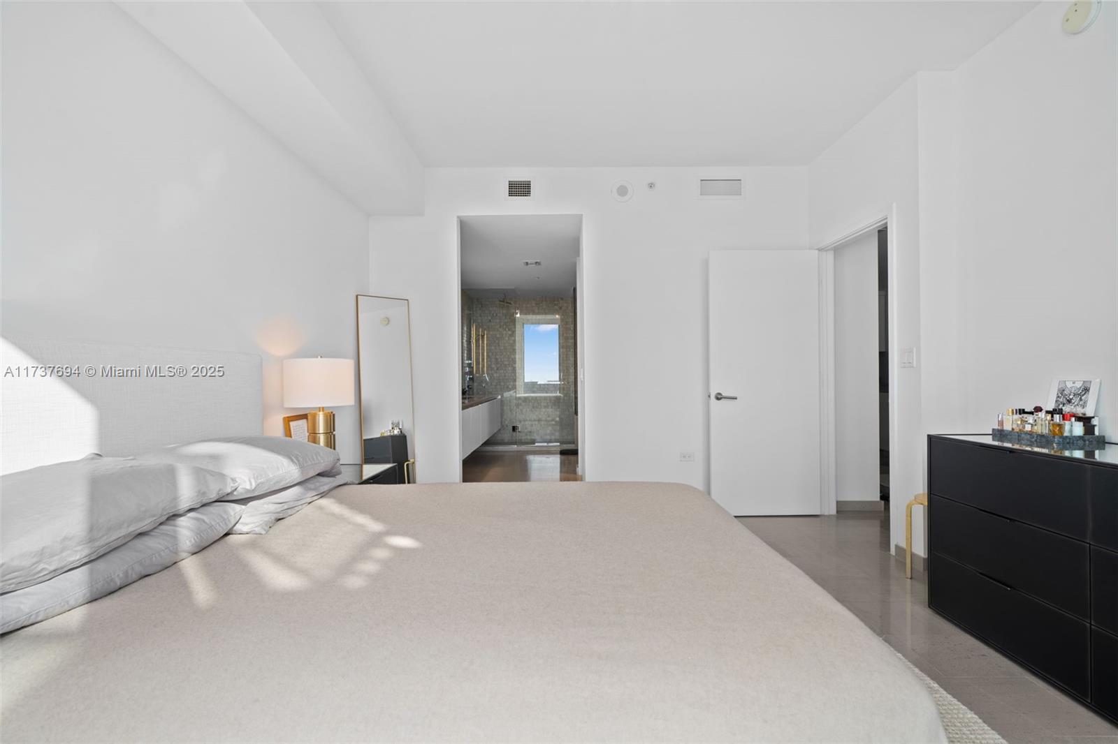RISE CONDO - Residential