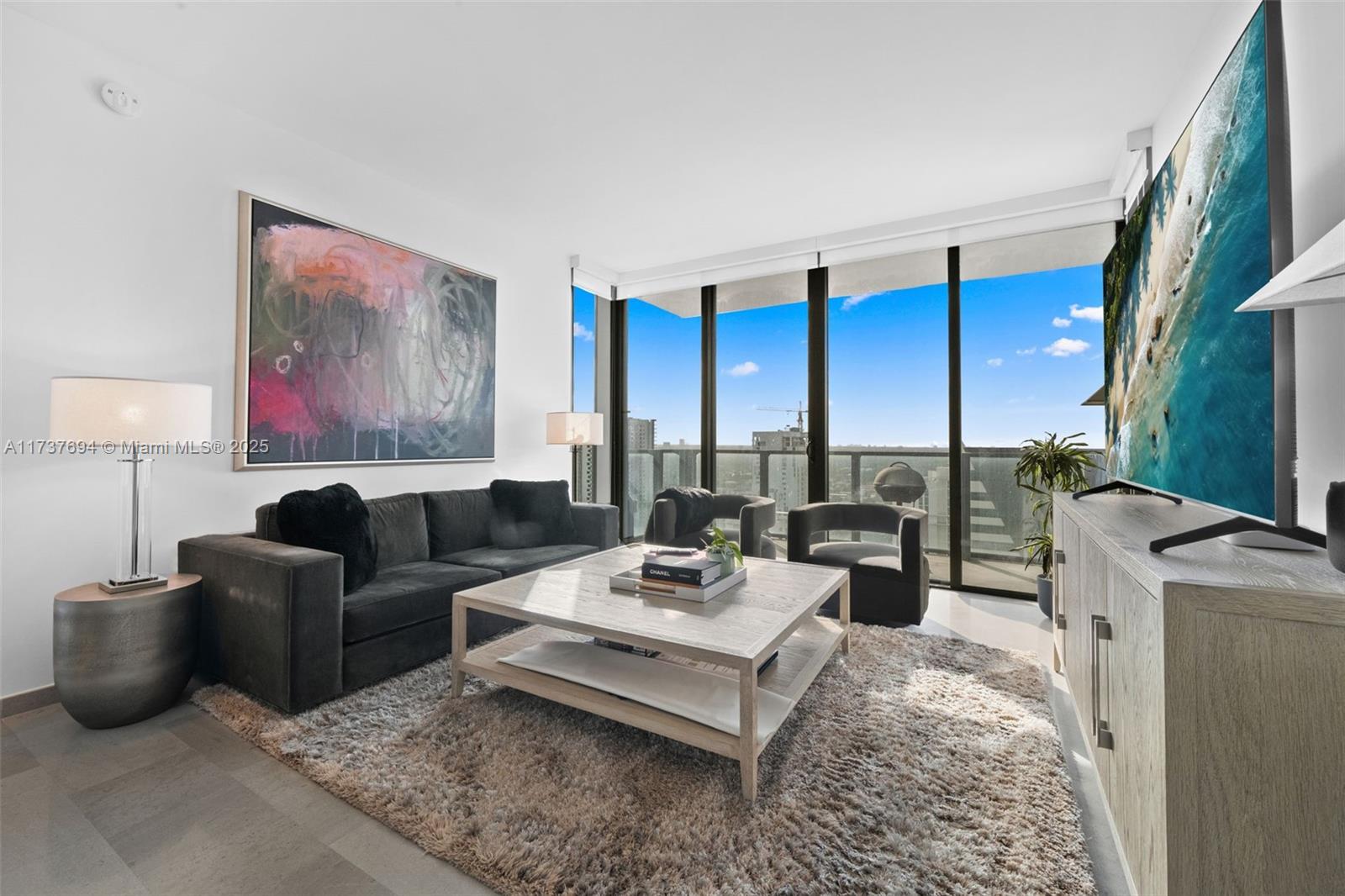 RISE CONDO - Residential