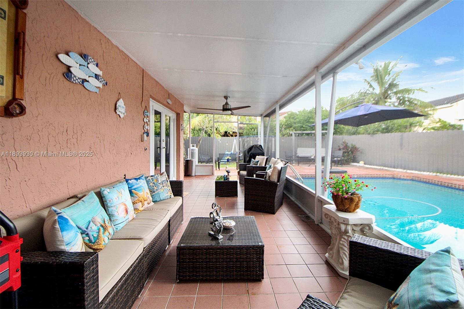 TAMIAMI LAKES SEC 5 - Residential