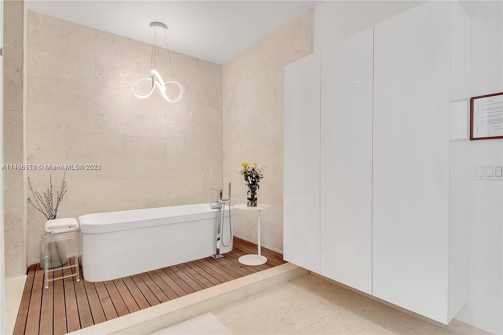 BRICKELLS FLAGLER - Residential