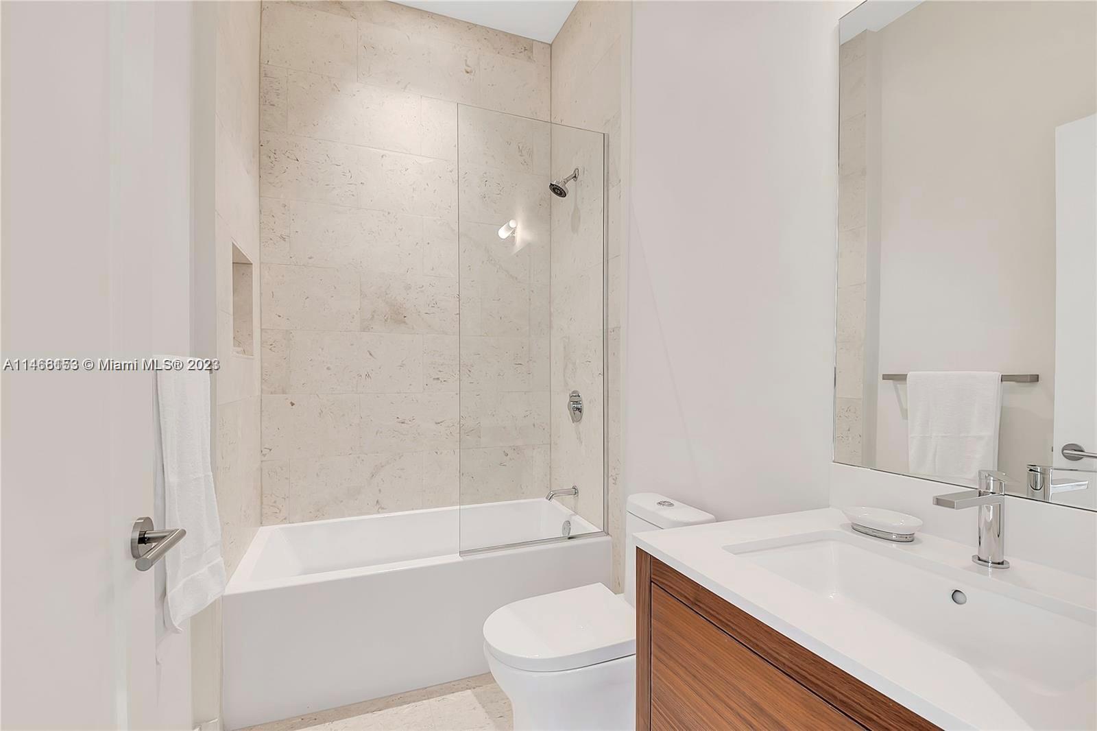 BRICKELLS FLAGLER - Residential