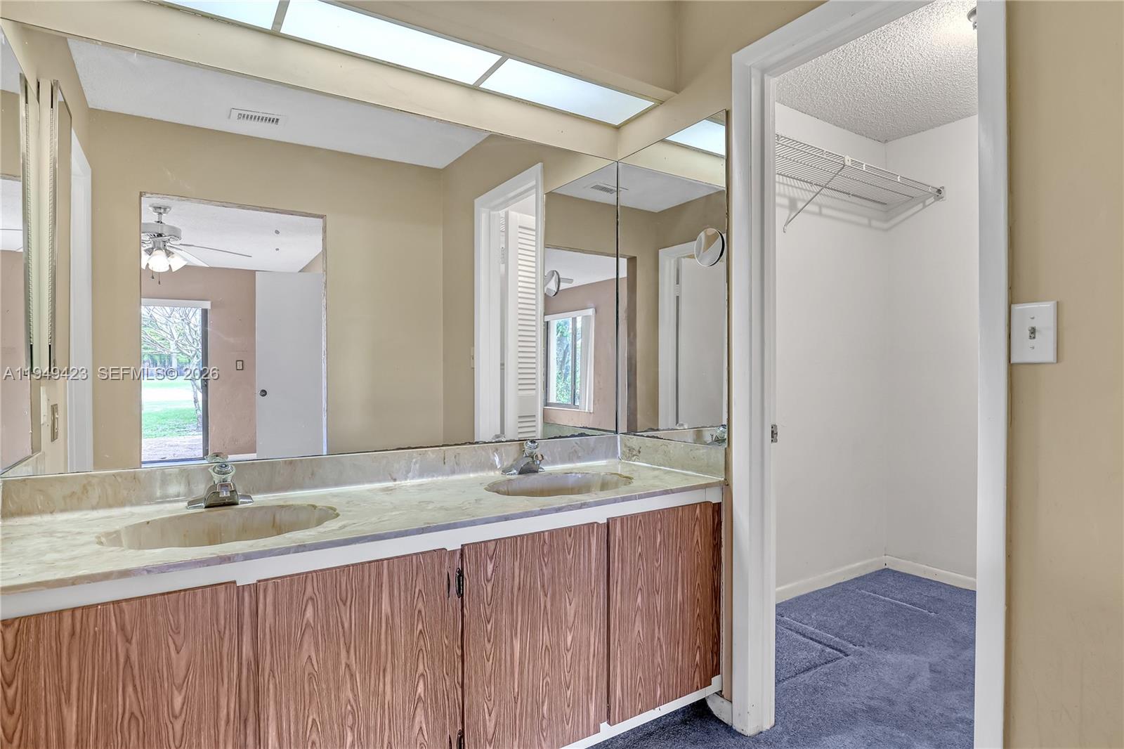 VILLAS OF MONTEREY AT IND - Residential