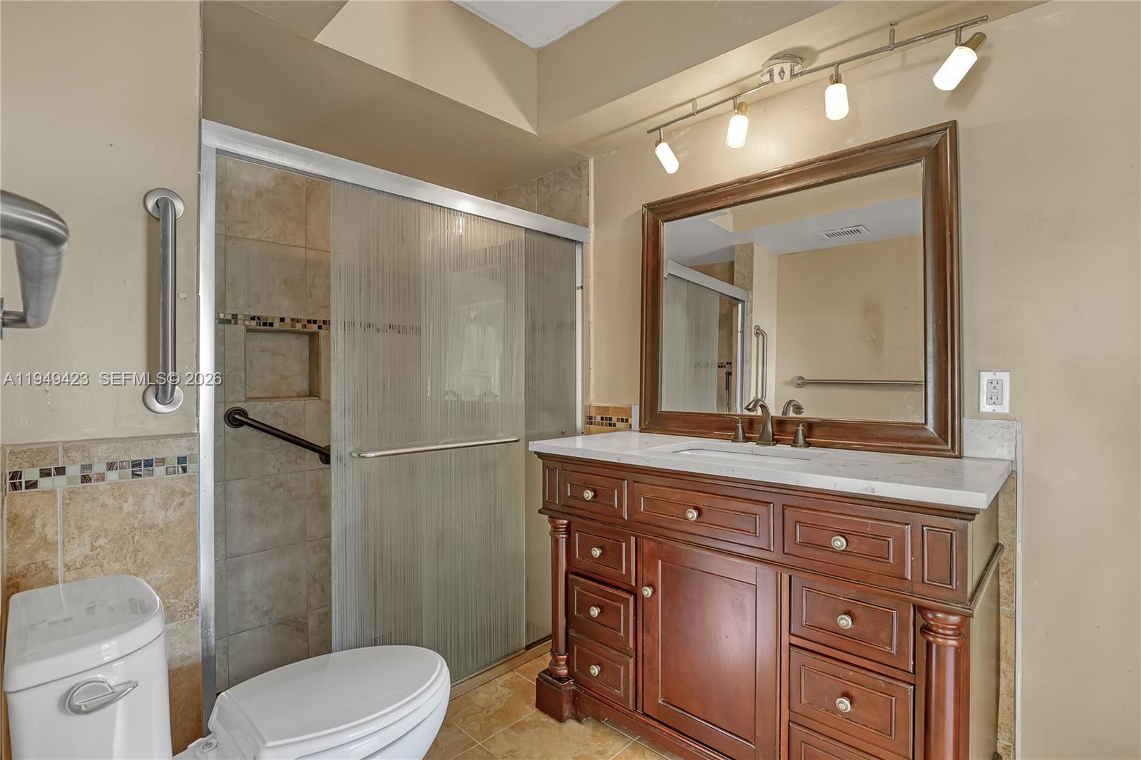 VILLAS OF MONTEREY AT IND - Residential