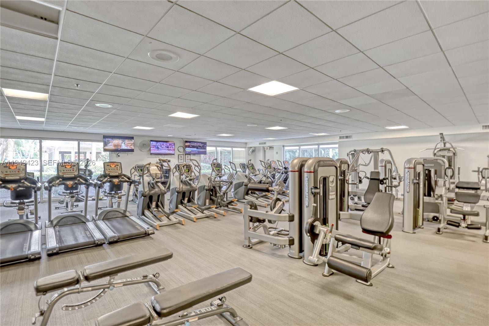 VILLAS OF MONTEREY AT IND - Residential