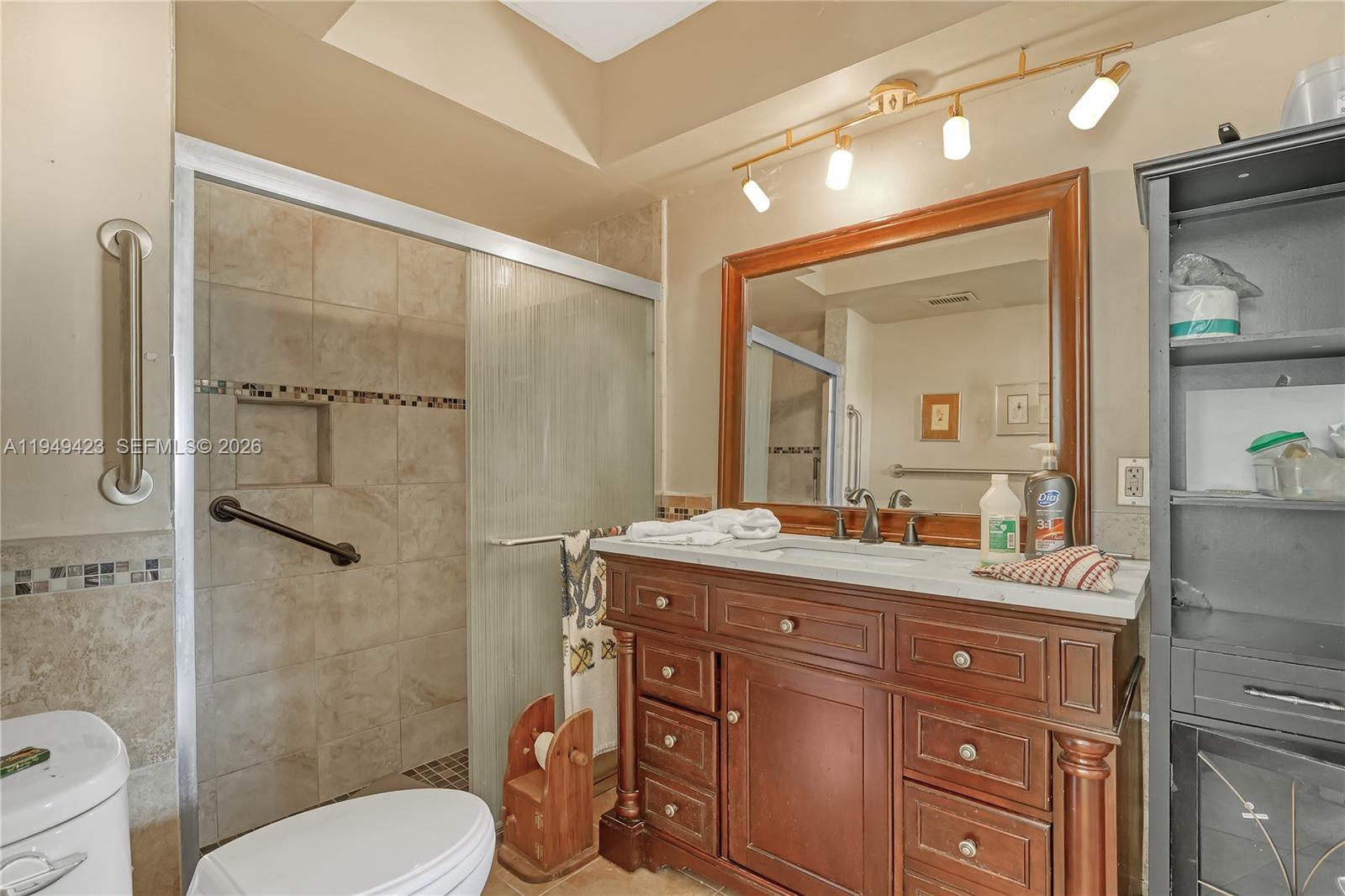 VILLAS OF MONTEREY AT IND - Residential