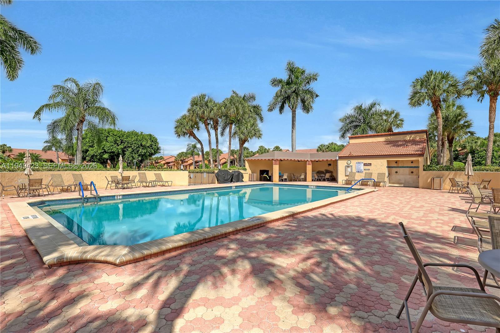 VILLAS OF MONTEREY AT IND - Residential