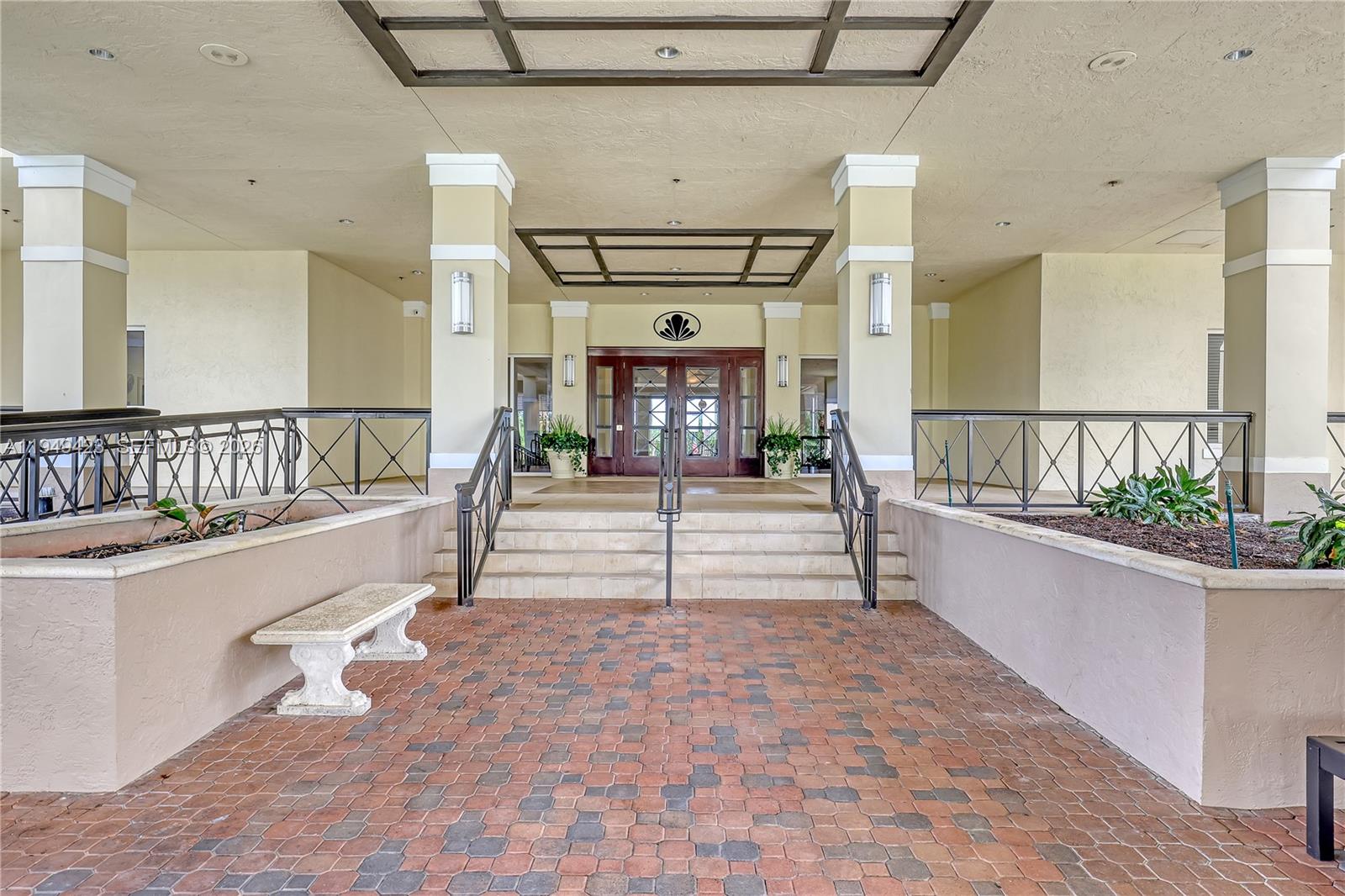 VILLAS OF MONTEREY AT IND - Residential