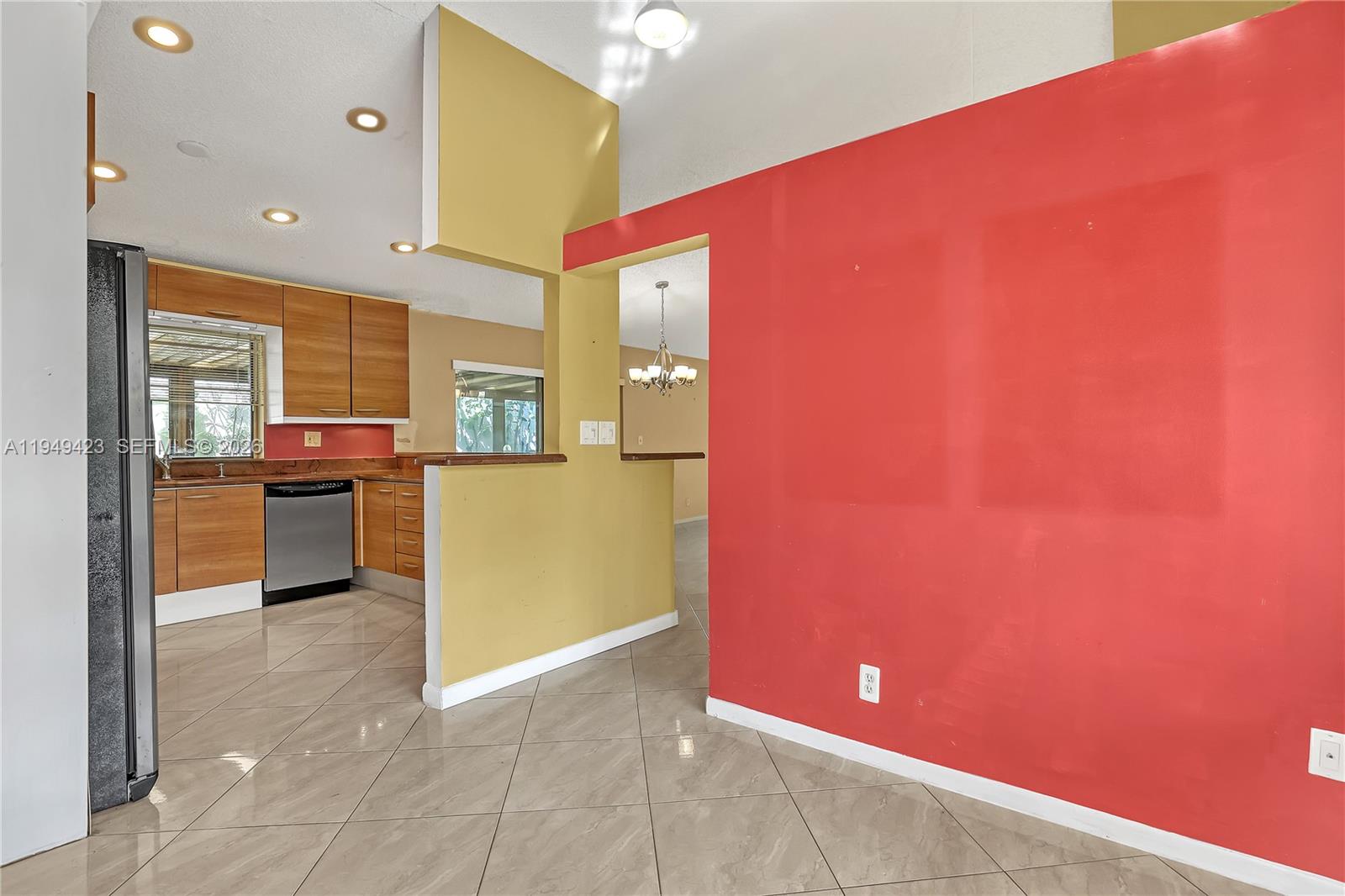 VILLAS OF MONTEREY AT IND - Residential