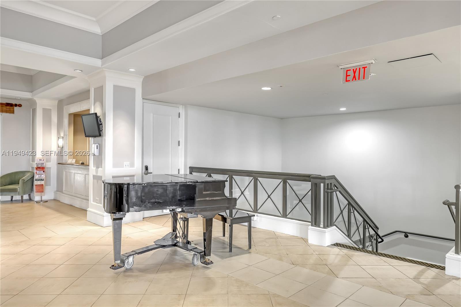 VILLAS OF MONTEREY AT IND - Residential