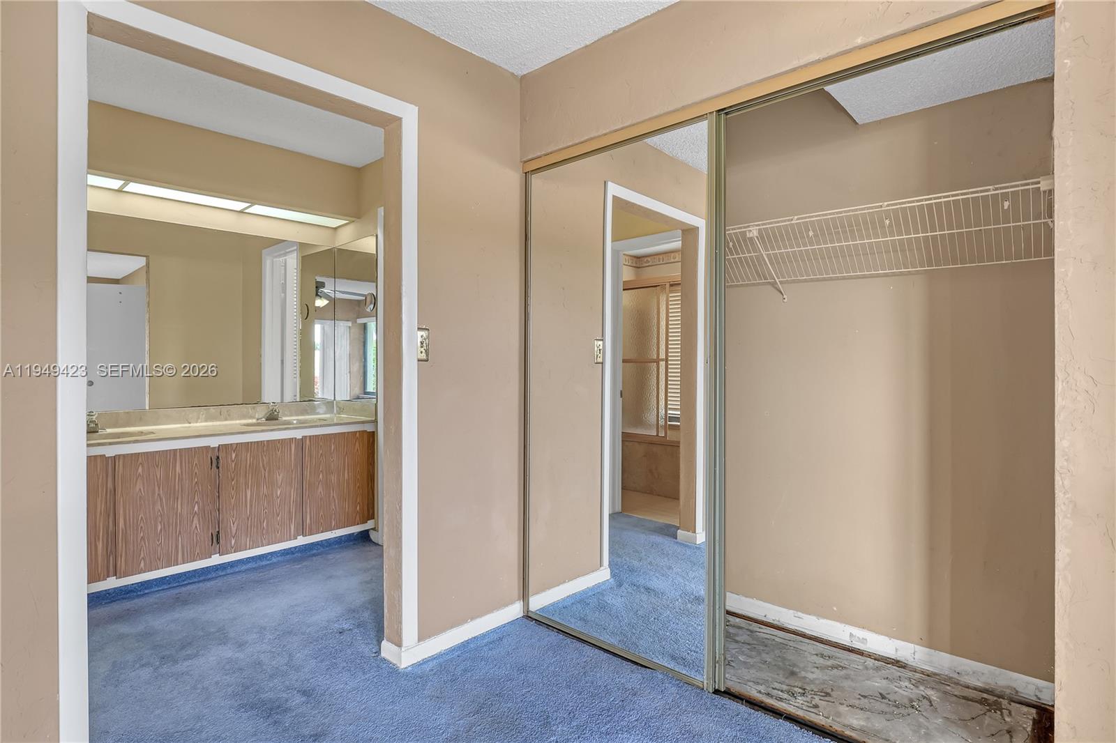 VILLAS OF MONTEREY AT IND - Residential