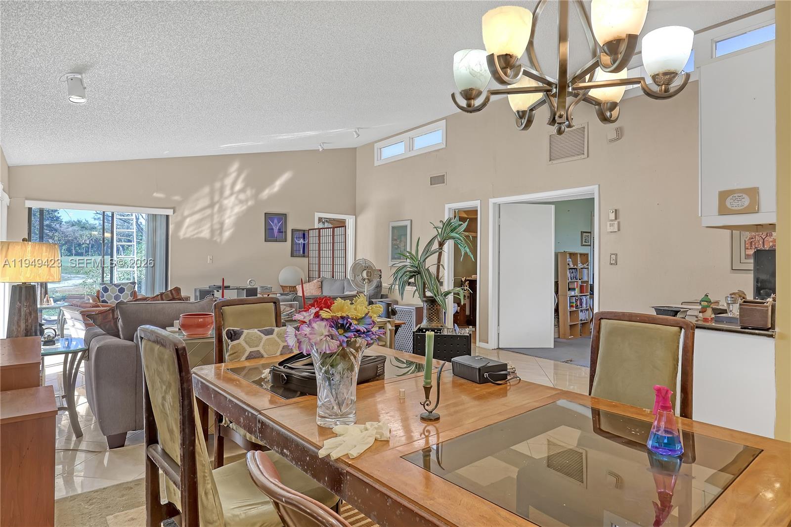 VILLAS OF MONTEREY AT IND - Residential