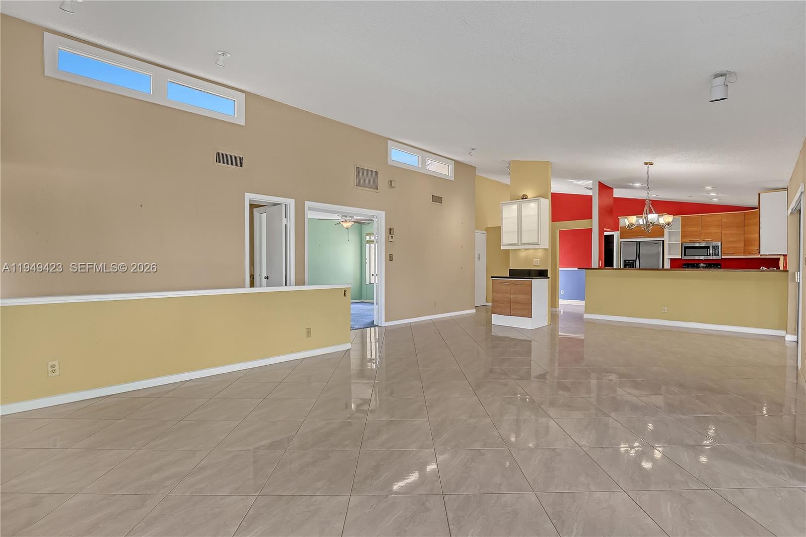 VILLAS OF MONTEREY AT IND - Residential