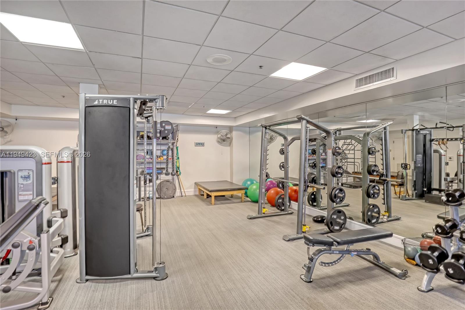 VILLAS OF MONTEREY AT IND - Residential