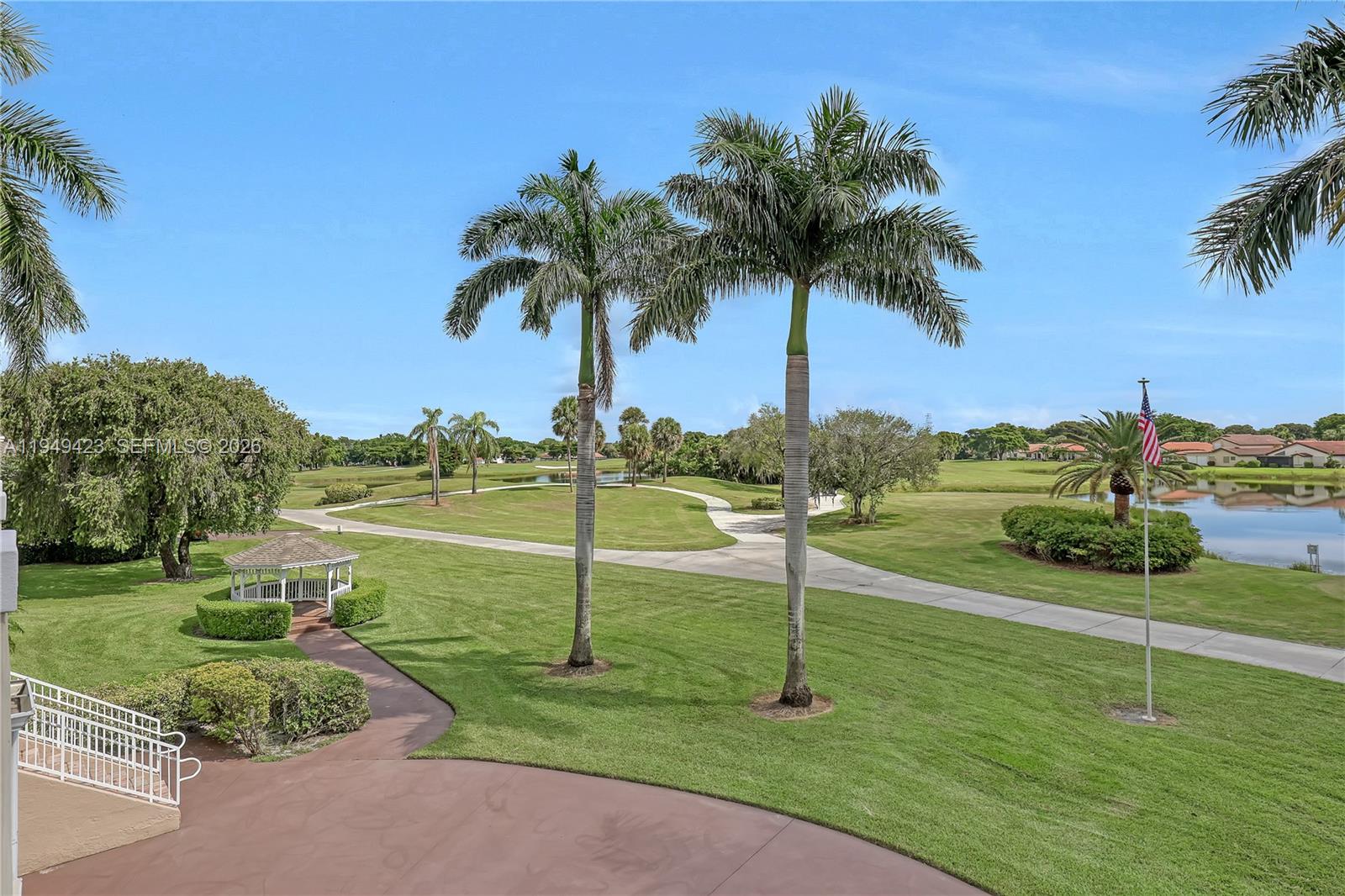 VILLAS OF MONTEREY AT IND - Residential