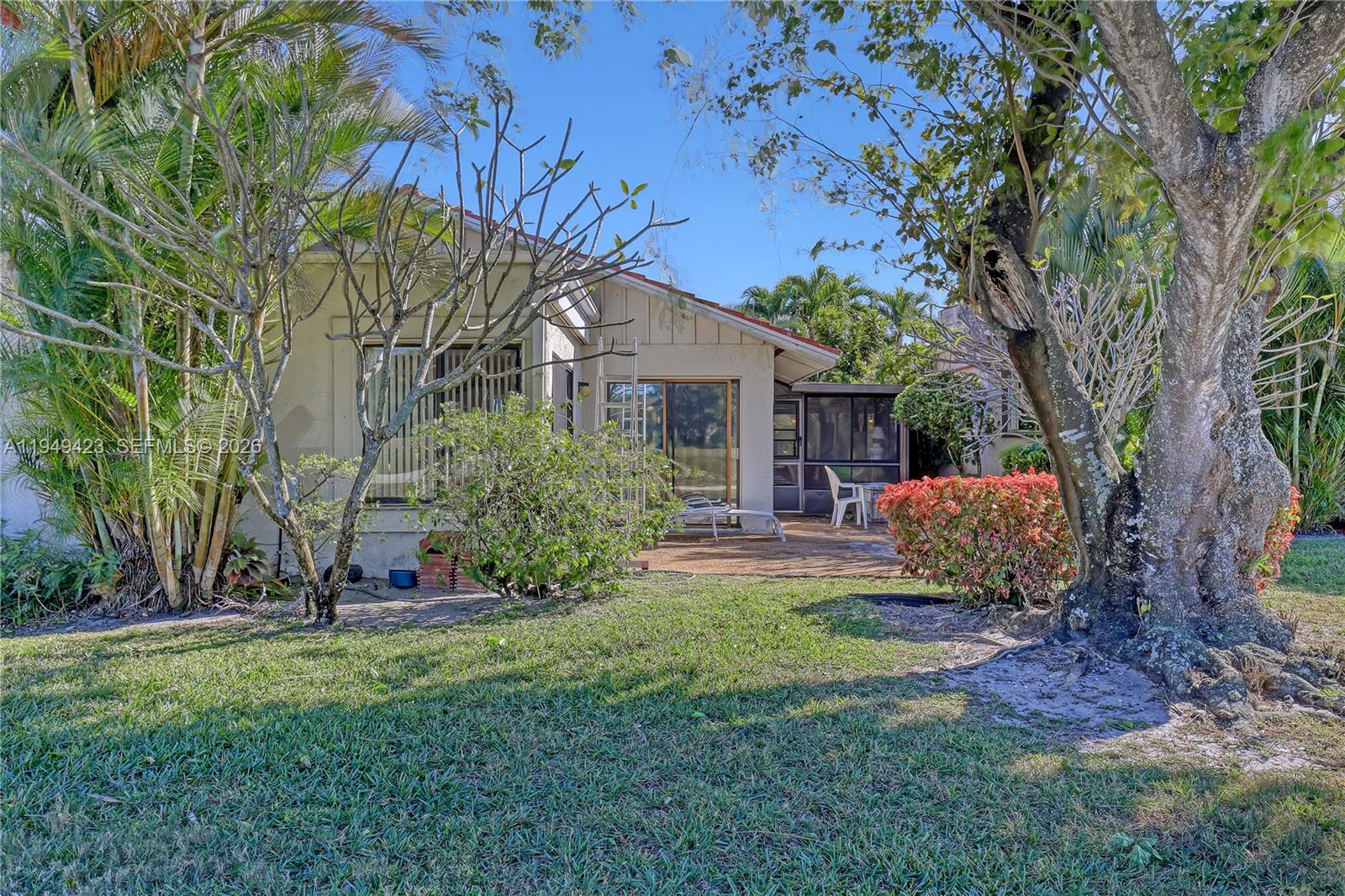 VILLAS OF MONTEREY AT IND - Residential