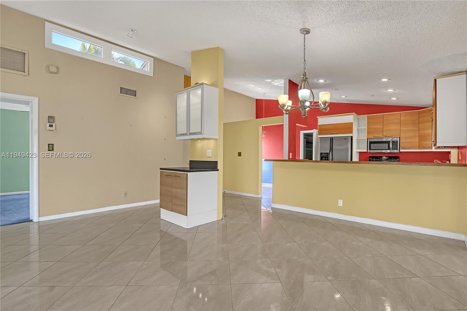 VILLAS OF MONTEREY AT IND - Residential