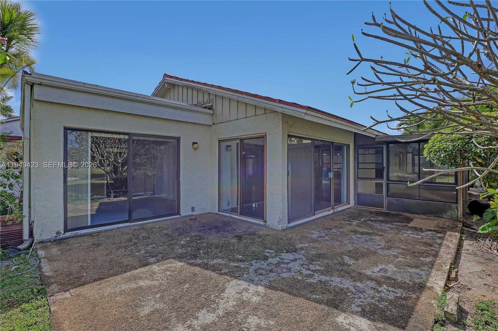 VILLAS OF MONTEREY AT IND - Residential