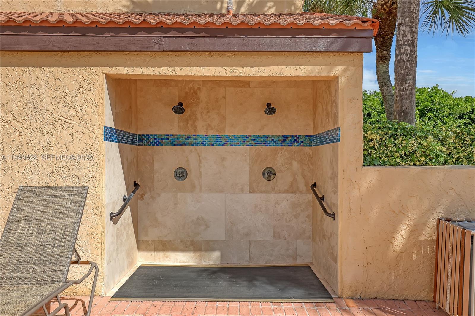 VILLAS OF MONTEREY AT IND - Residential