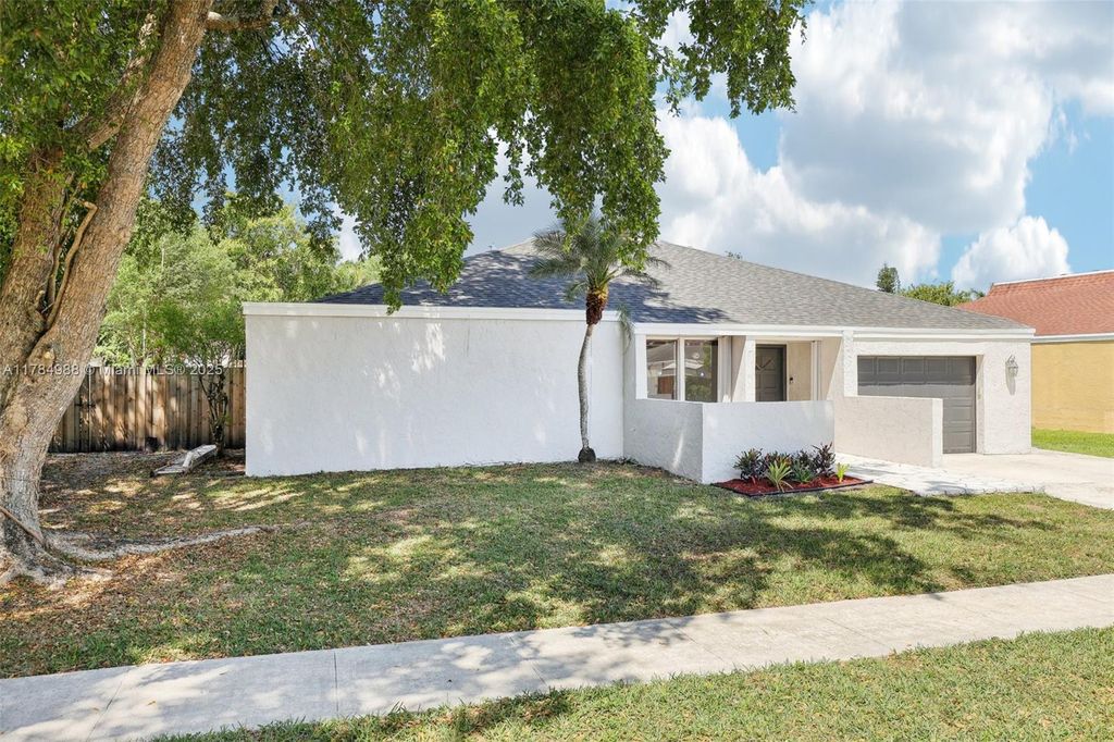 Photo of 4967 SW 94th Ter, Cooper City, FL 33328 (MLS # A11784988)