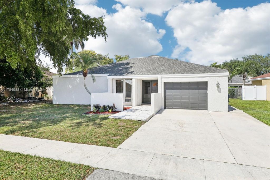 Photo of 4967 SW 94th Ter, Cooper City, FL 33328 (MLS # A11784988)