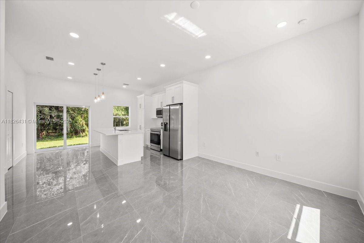 134 fox ave s