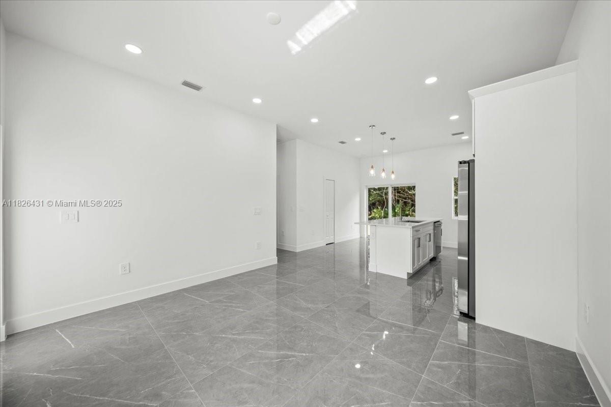 134 fox ave s