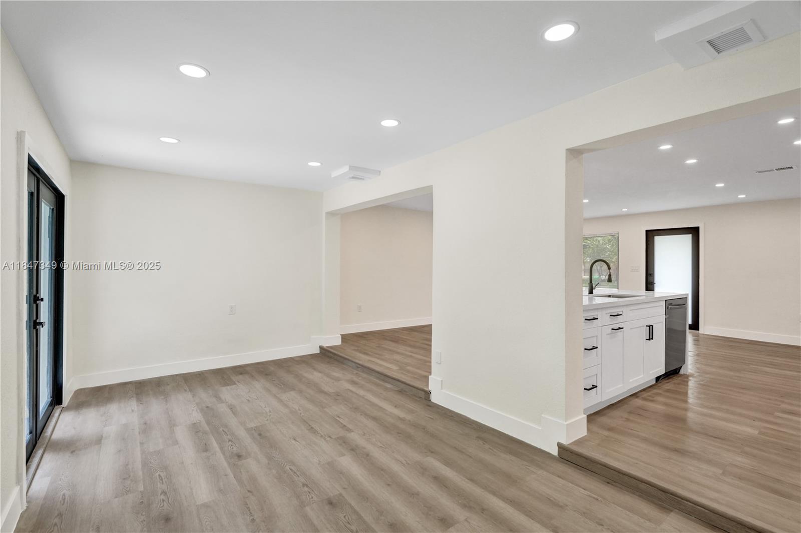 SUNRISE GOLF VILLAGE FIRS - Residential