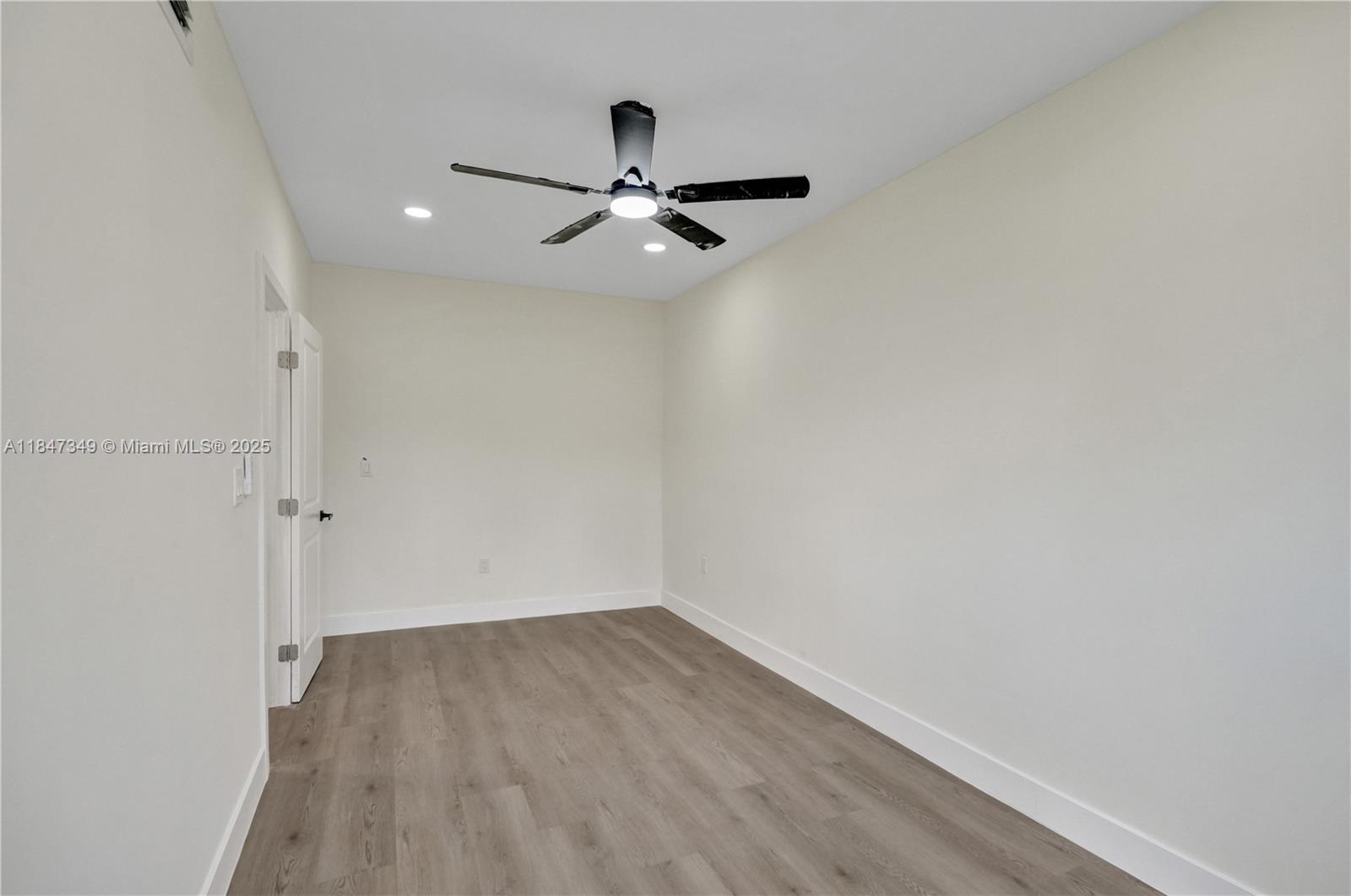 SUNRISE GOLF VILLAGE FIRS - Residential