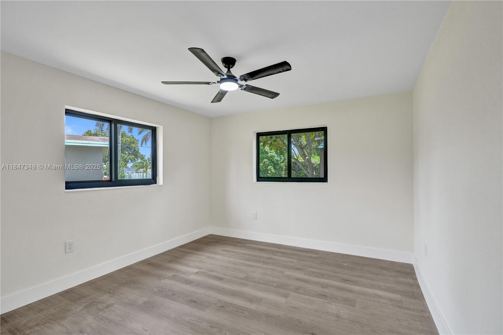 SUNRISE GOLF VILLAGE FIRS - Residential