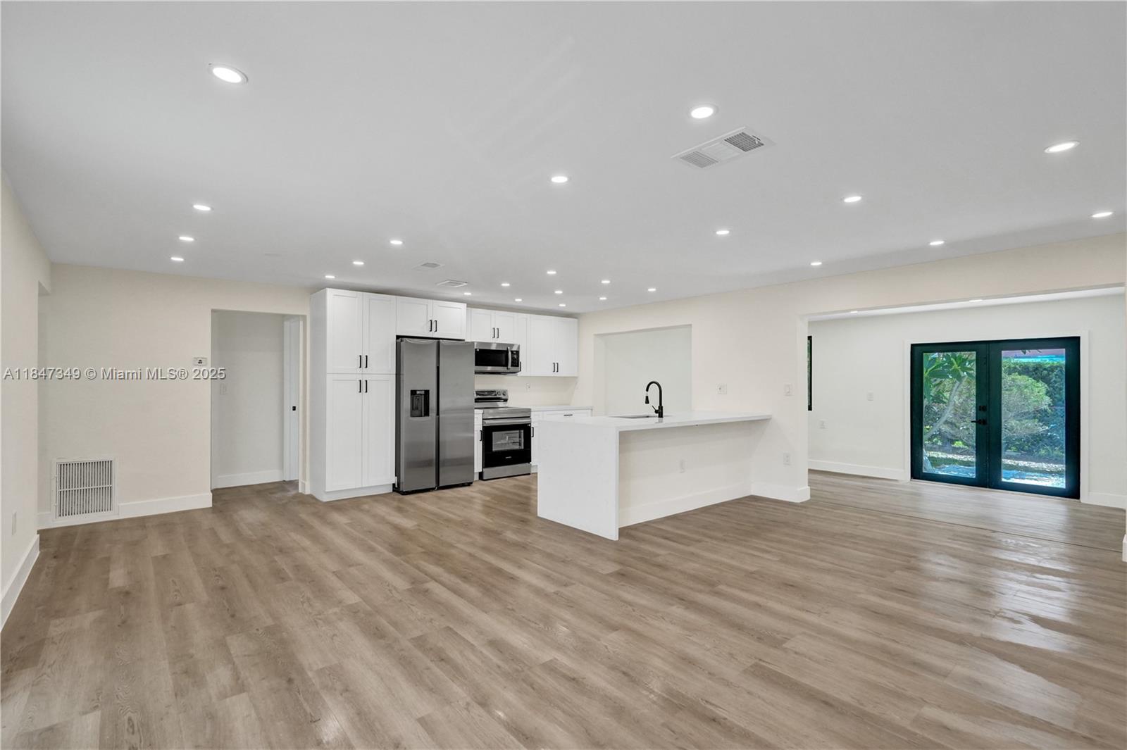 2180 NW 74th Ave