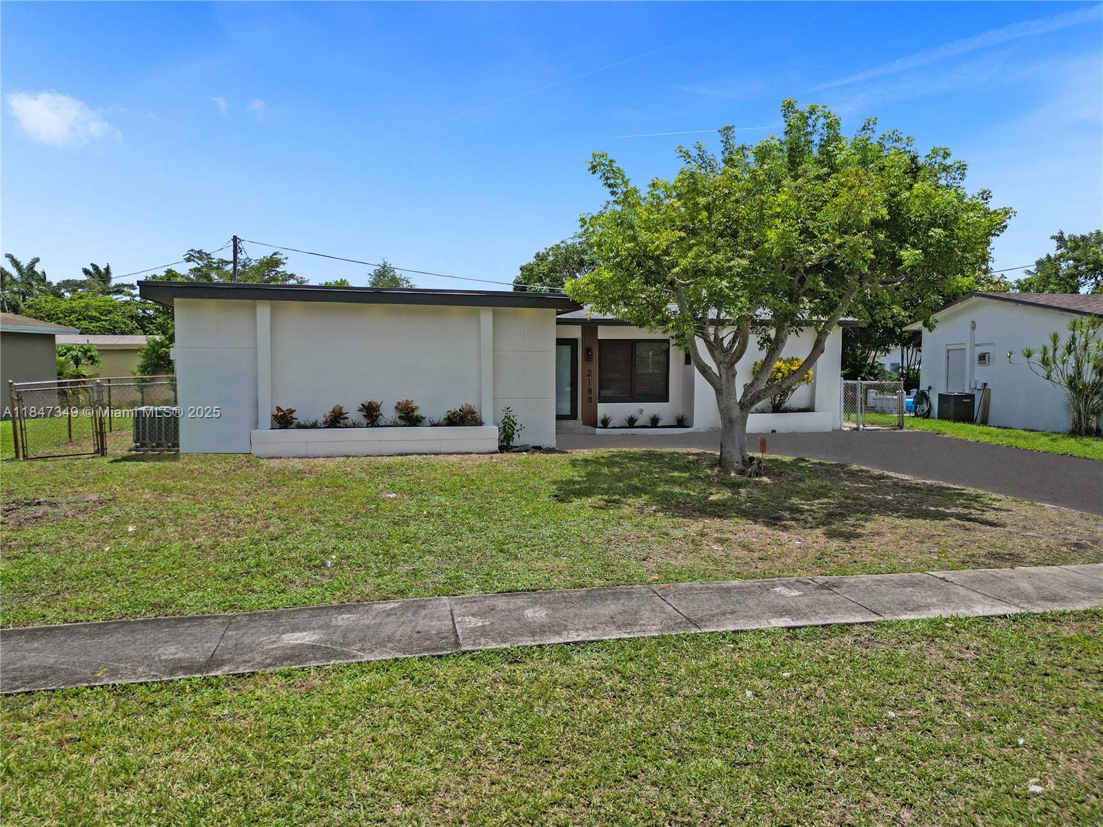 SUNRISE GOLF VILLAGE FIRS - Residential