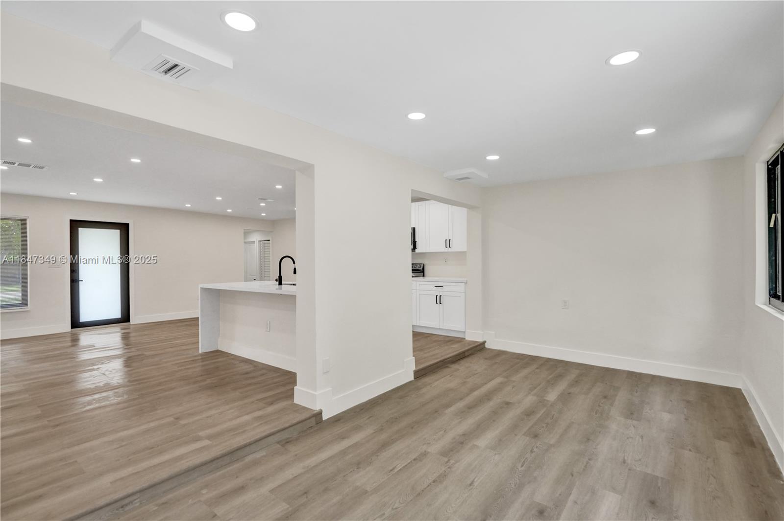 SUNRISE GOLF VILLAGE FIRS - Residential