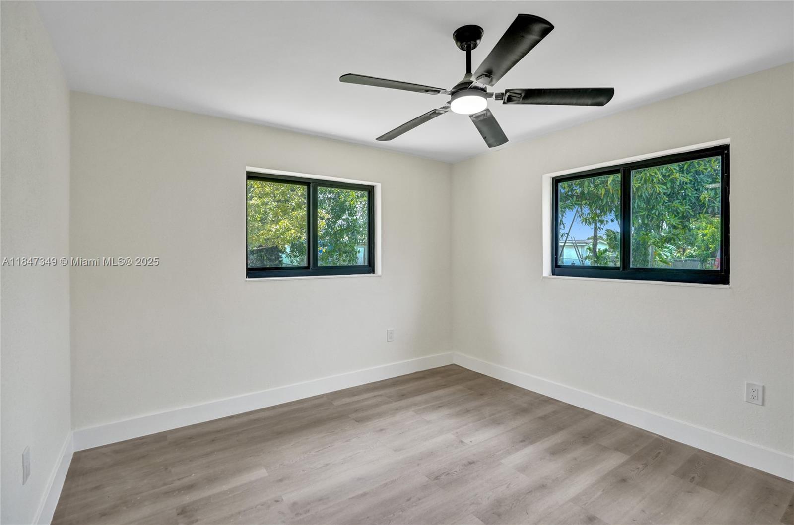 SUNRISE GOLF VILLAGE FIRS - Residential