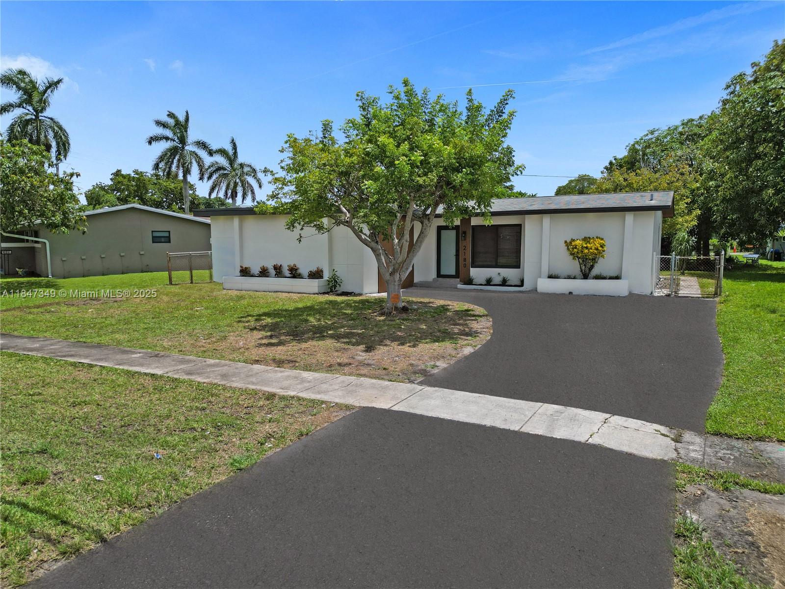 SUNRISE GOLF VILLAGE FIRS - Residential