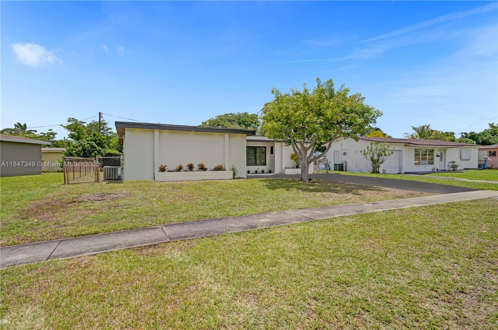 SUNRISE GOLF VILLAGE FIRS - Residential