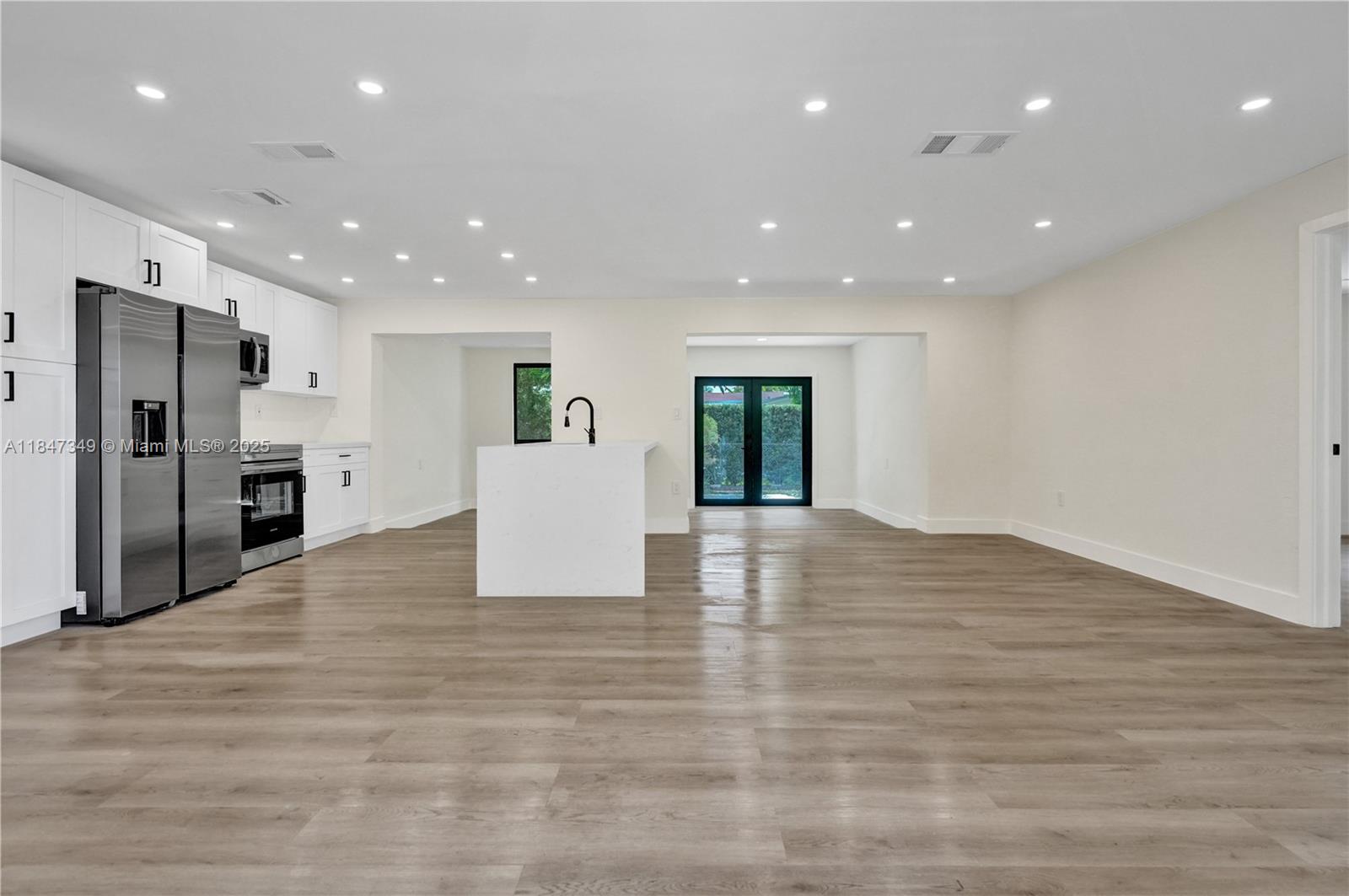 2180 NW 74th Ave