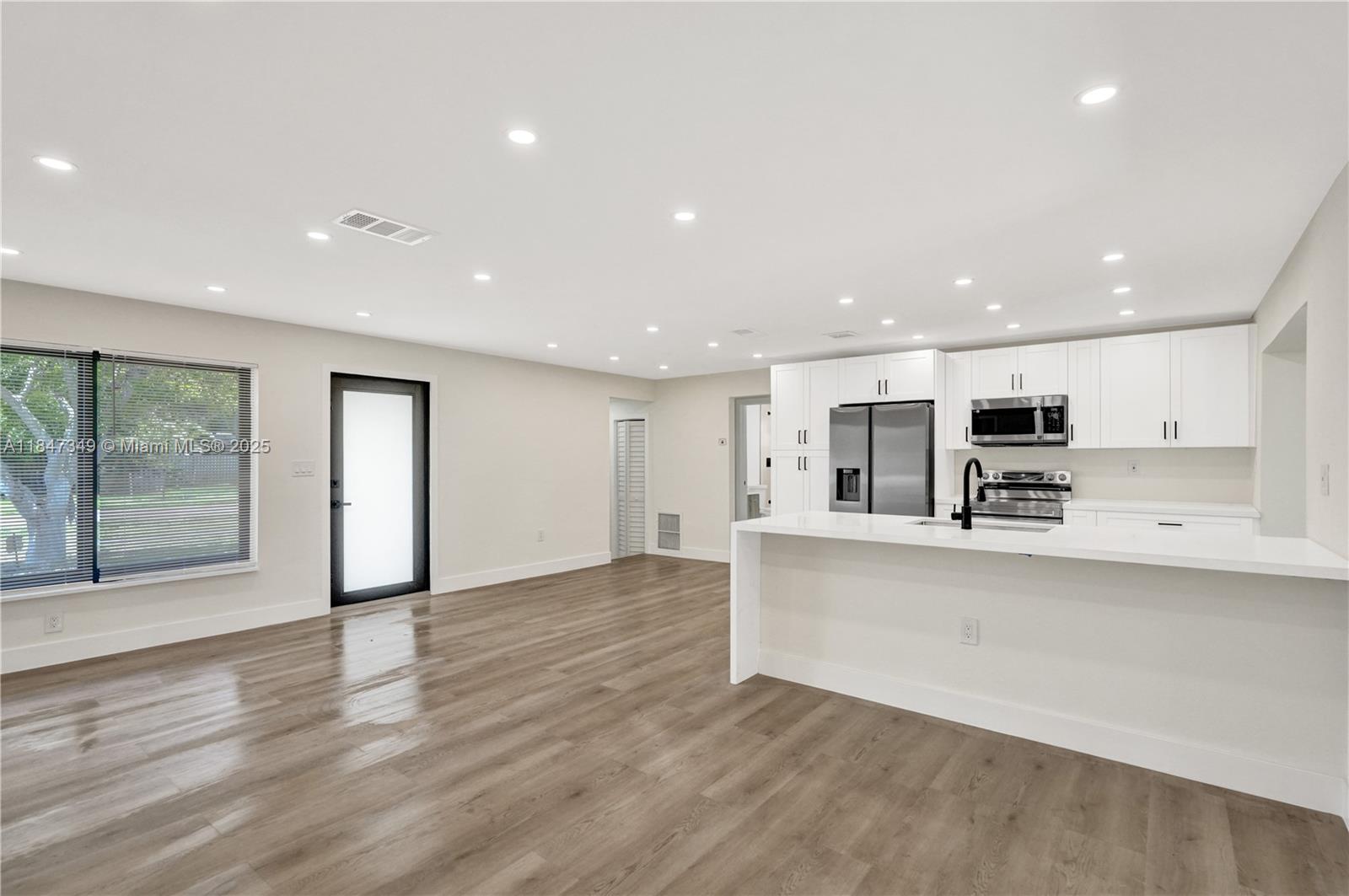 SUNRISE GOLF VILLAGE FIRS - Residential