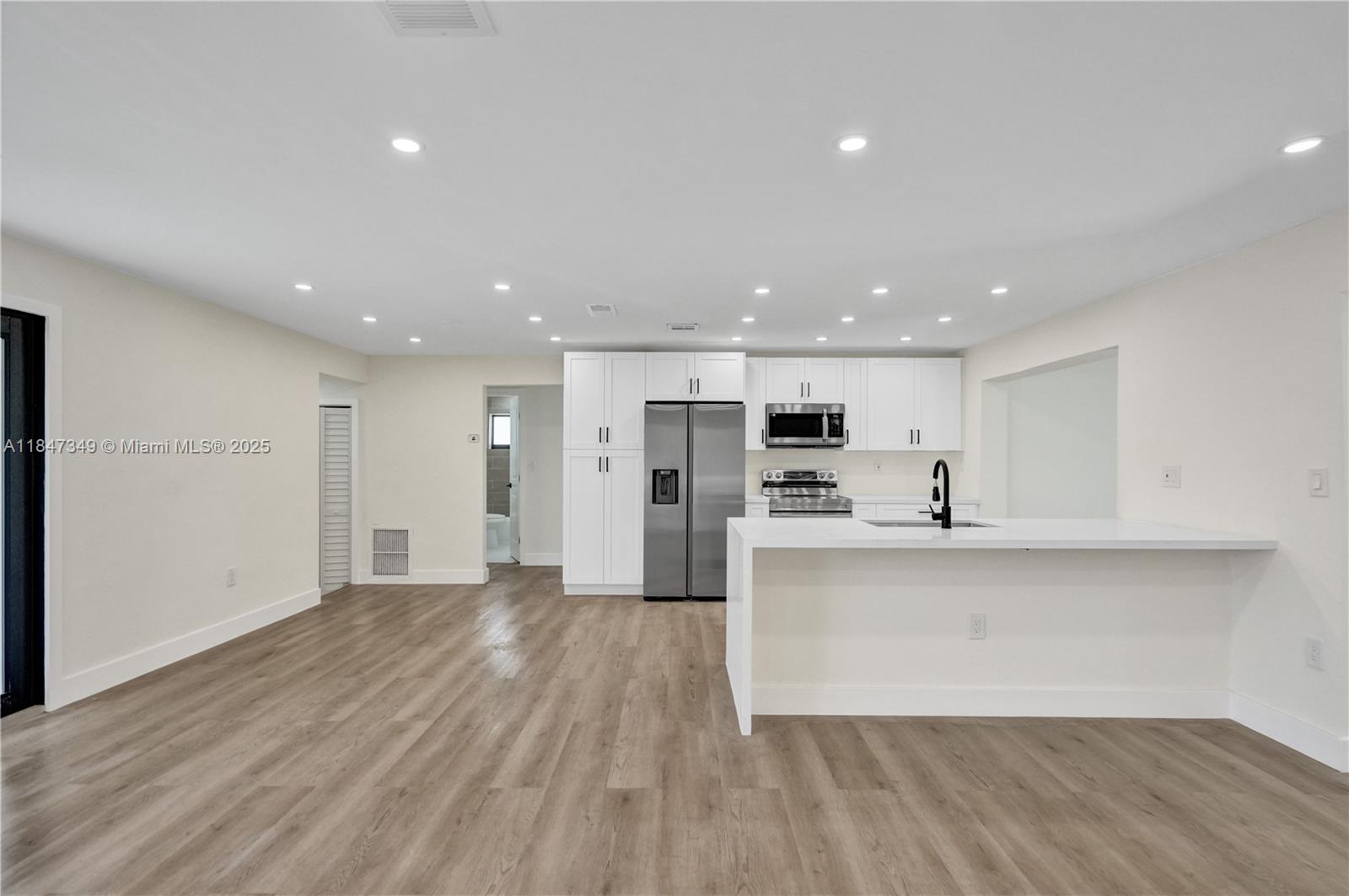 SUNRISE GOLF VILLAGE FIRS - Residential