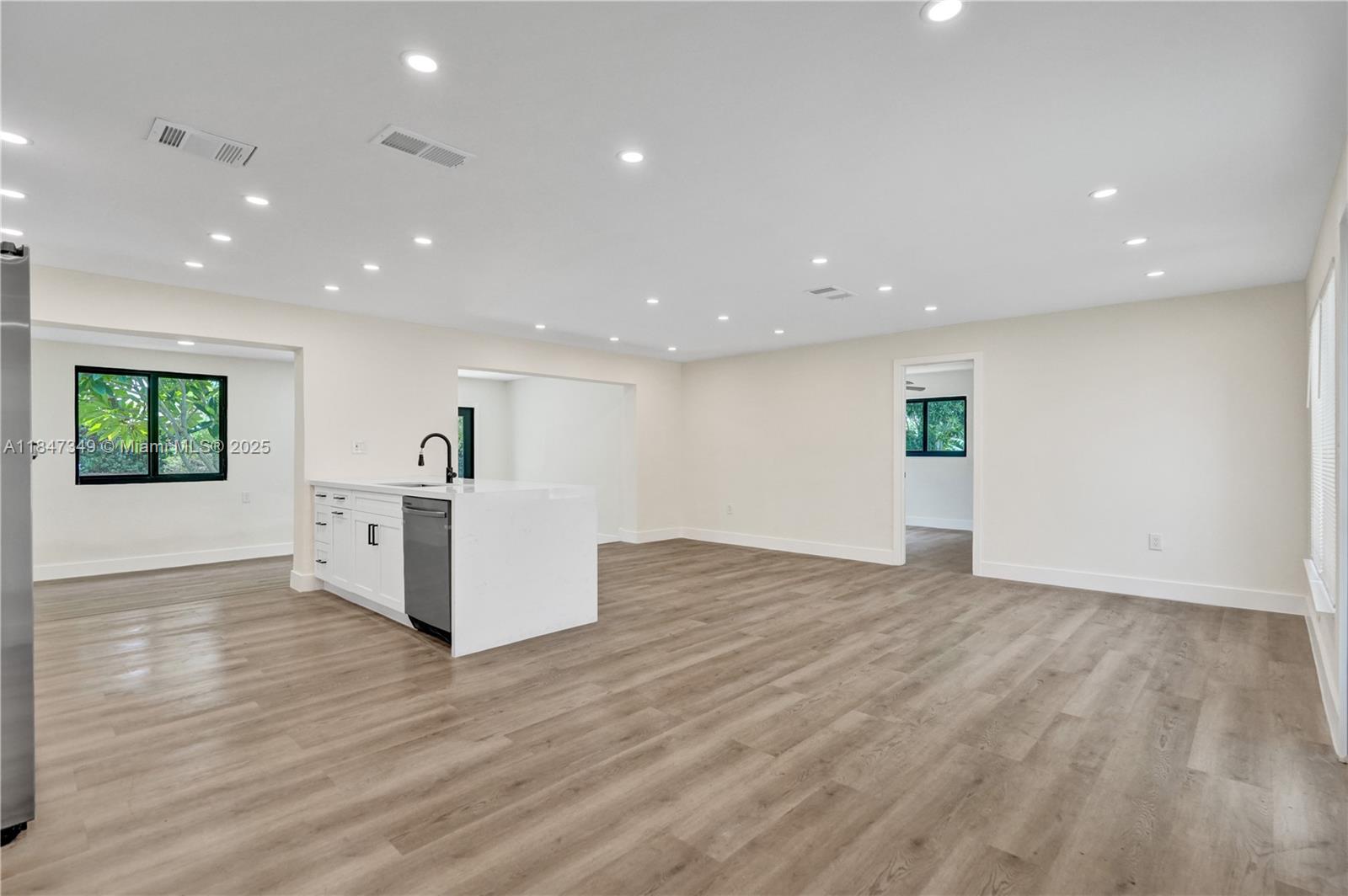 SUNRISE GOLF VILLAGE FIRS - Residential