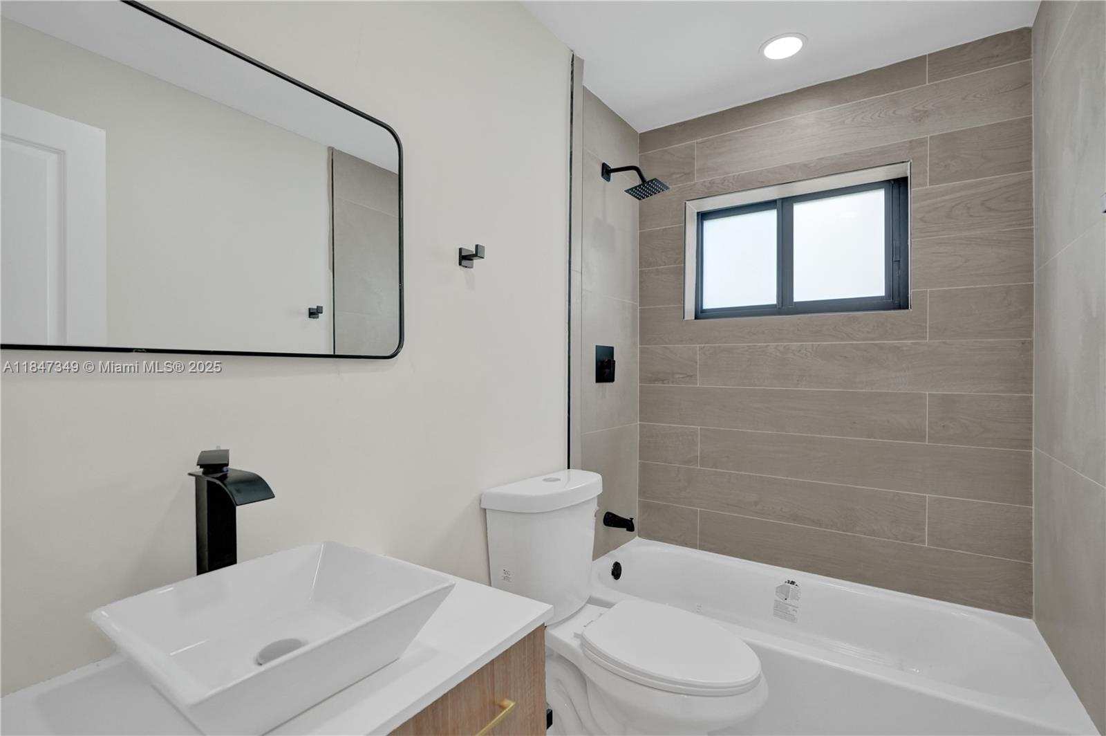 SUNRISE GOLF VILLAGE FIRS - Residential