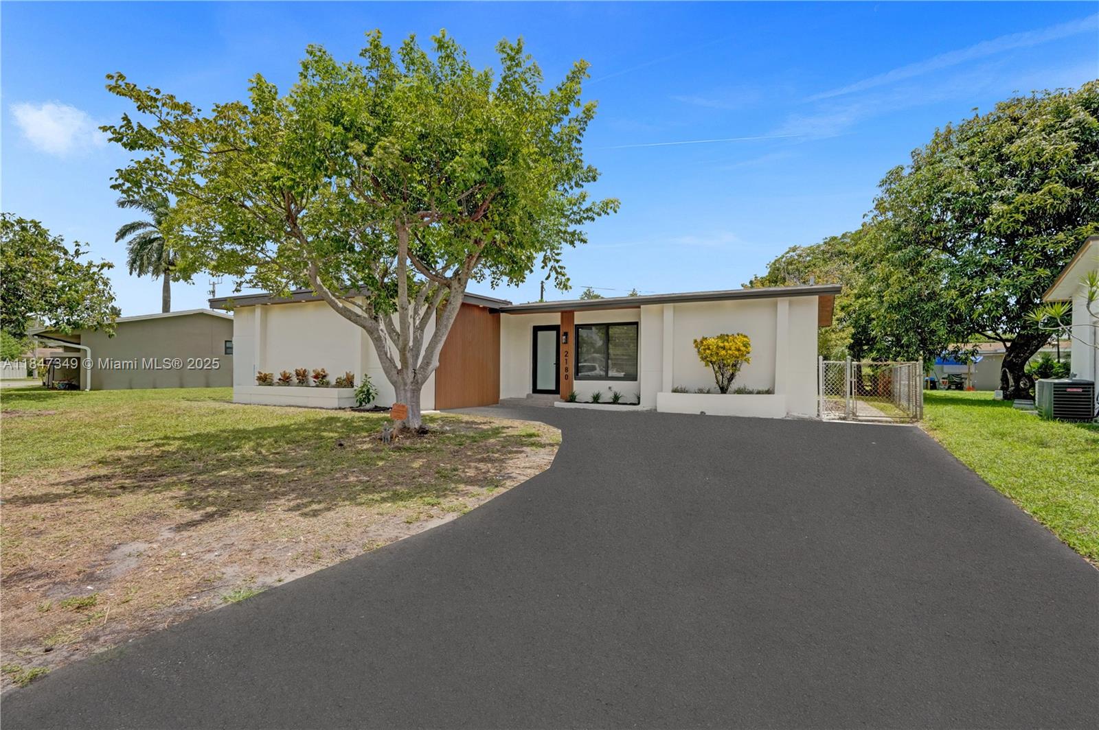 2180 NW 74th Ave