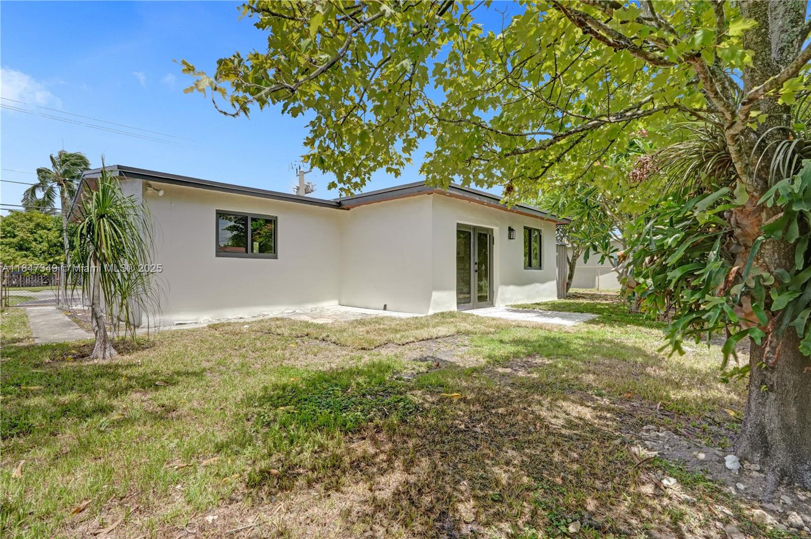 SUNRISE GOLF VILLAGE FIRS - Residential