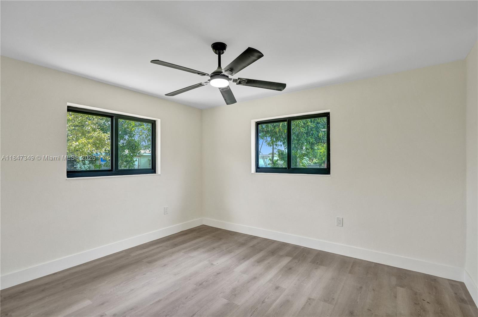 SUNRISE GOLF VILLAGE FIRS - Residential