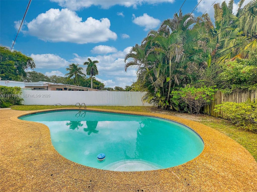 Photo of 192 SW 62nd Ter, Plantation, FL 33317 (MLS # A11977914)