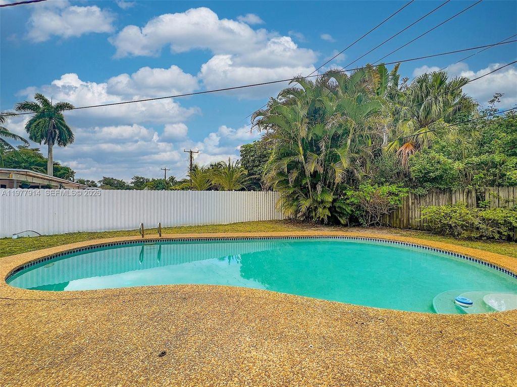 Photo of 192 SW 62nd Ter, Plantation, FL 33317 (MLS # A11977914)