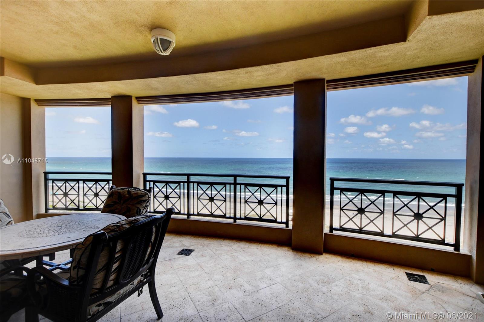 LUXURIA CONDO - Residential