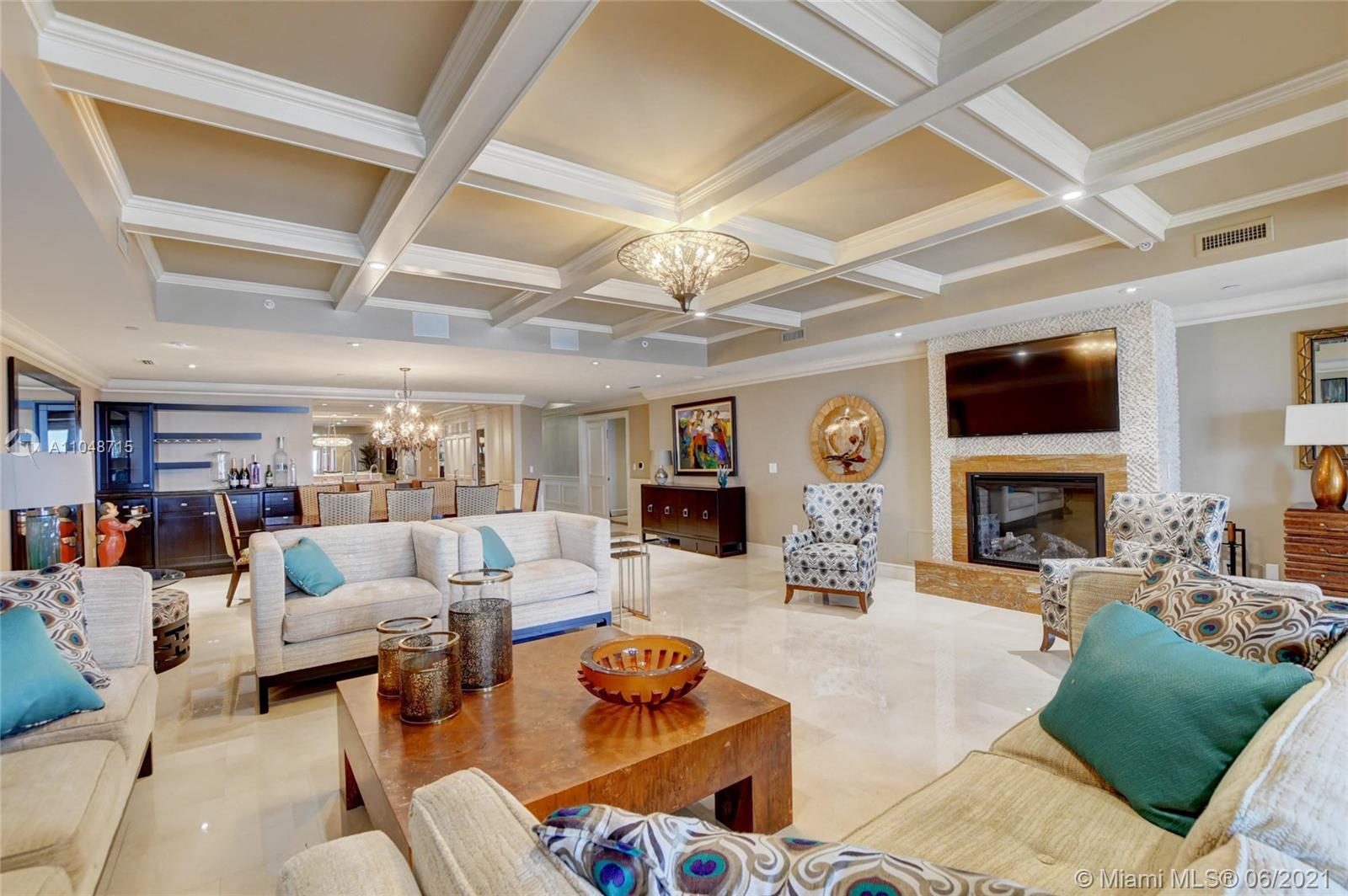 LUXURIA CONDO - Residential