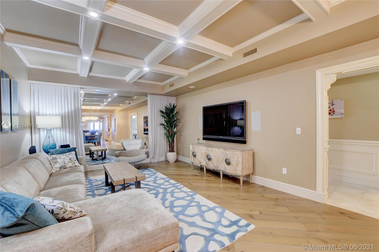 LUXURIA CONDO - Residential